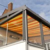 Outdoor-Wohnzimmer optimieren: Sonnenschutz für Terrassenüberdachungen richtig einsetzen