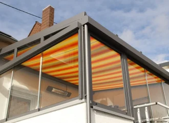 Outdoor-Wohnzimmer optimieren: Sonnenschutz für Terrassenüberdachungen richtig einsetzen